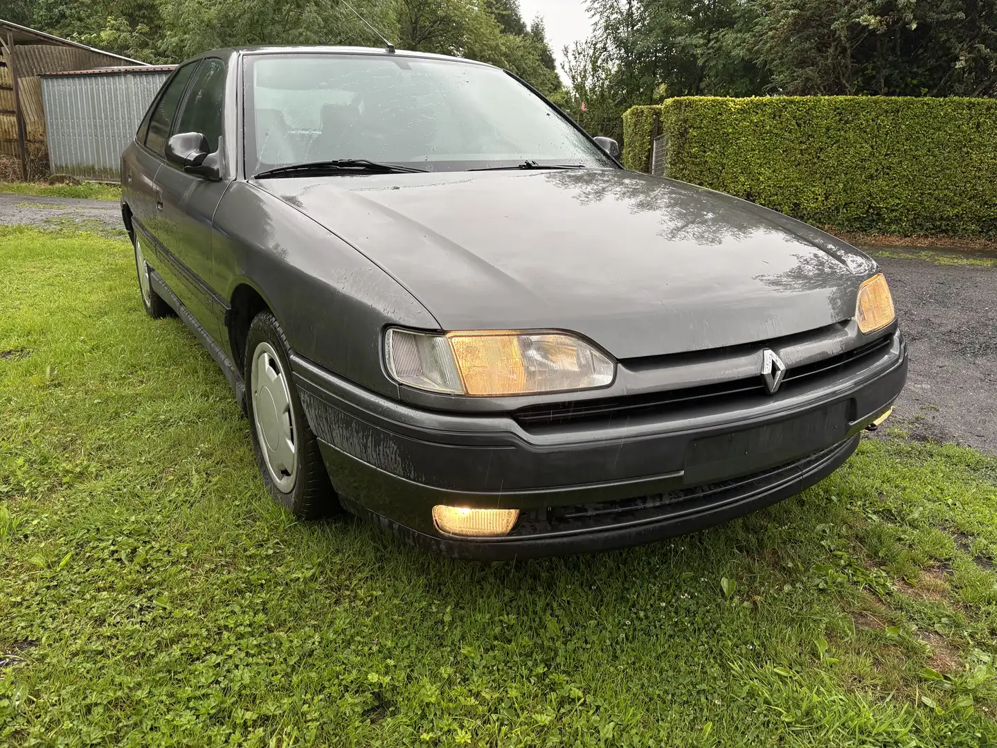 Renault Safrane 2.2se - 1