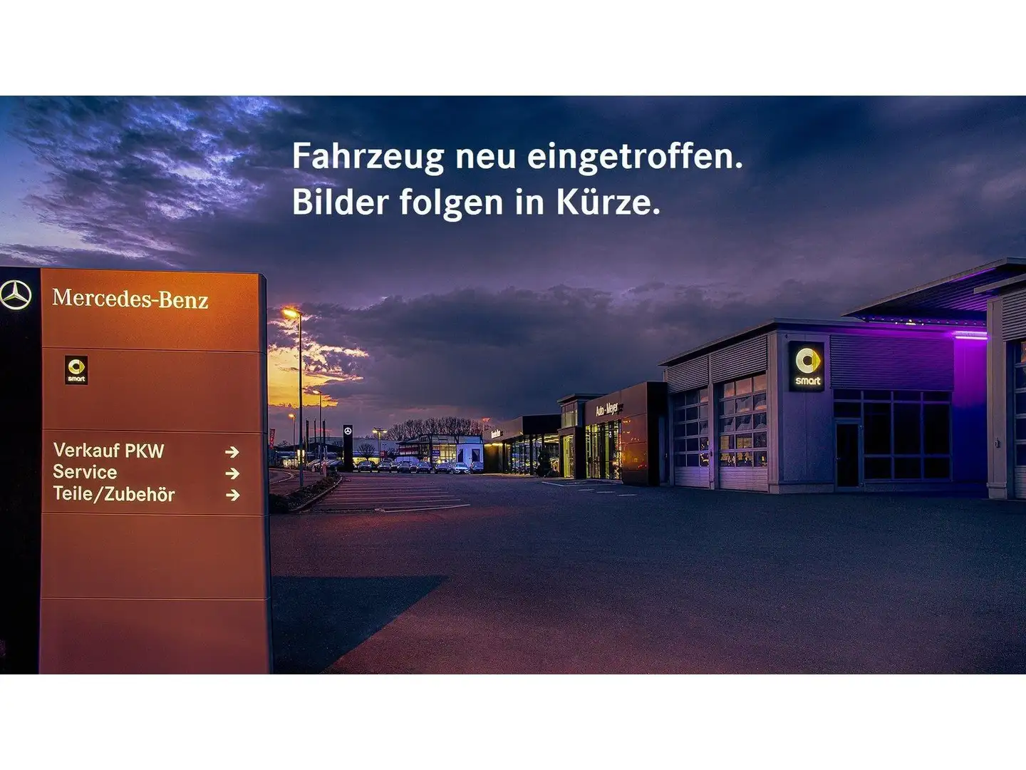 Mercedes-Benz GLA 200 PROGRESSIVE+AHK+MBUX PREM+KAM+EASY-PACK+ Grijs - 1