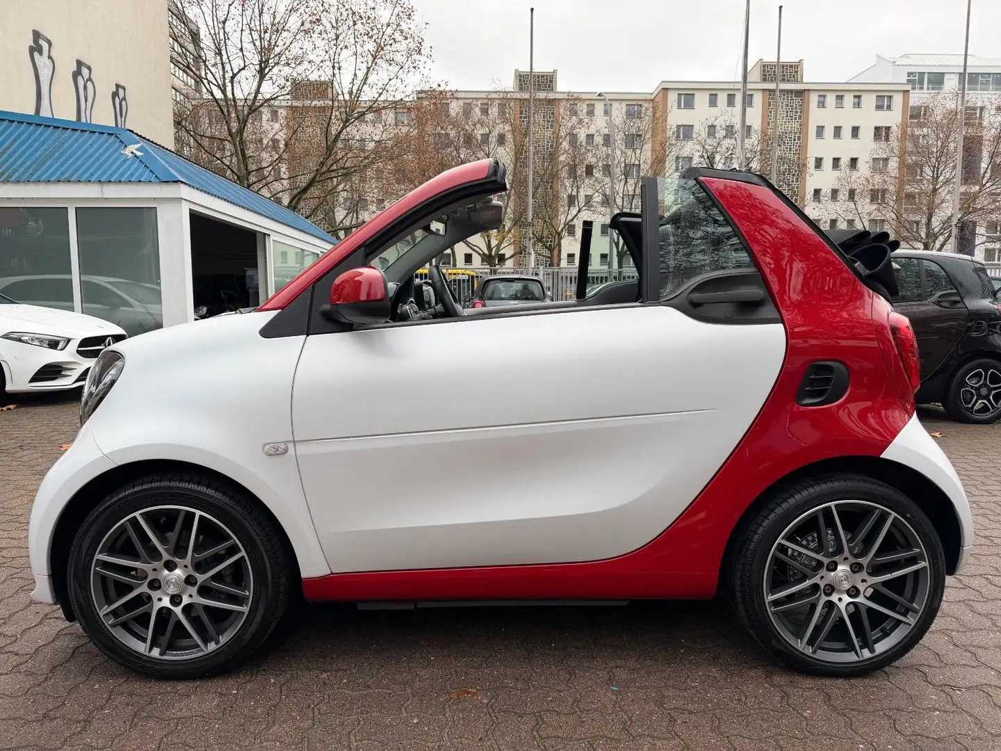 smart forTwo fortwo Cabrio BRABUS Xcl*LEDER*NAVI*JBL*KAM* Weiß - 2