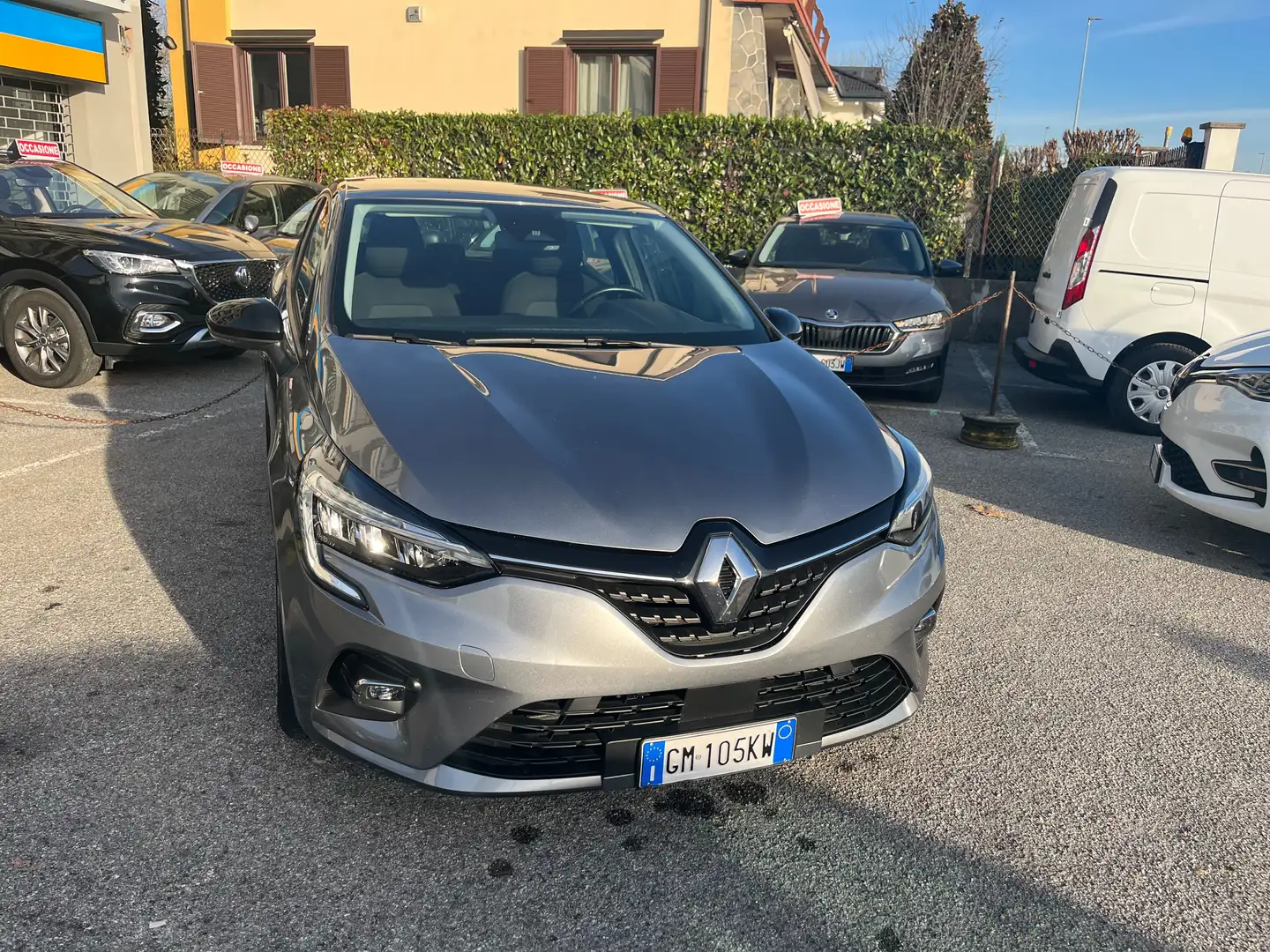 Renault Clio 1.0 Tce Zen Equilibre S&S 90 Cv Gris - 2