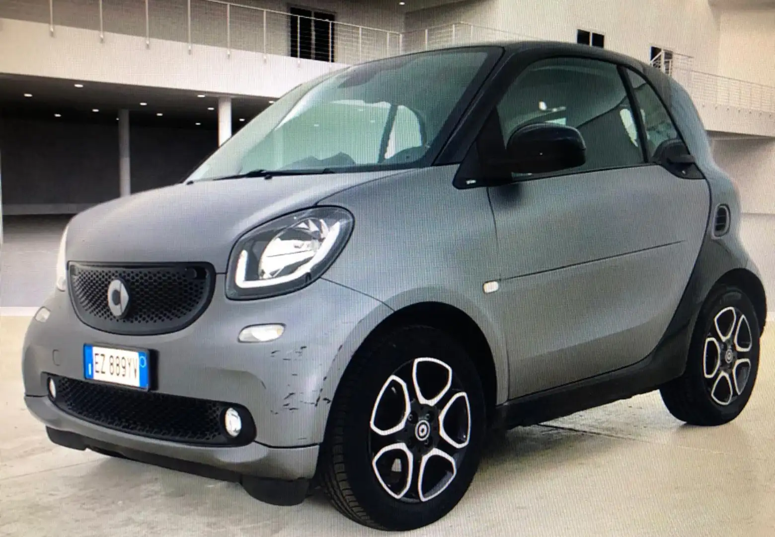 smart forTwo 1.0 mhd Hi-tech 71cv Gris - 2