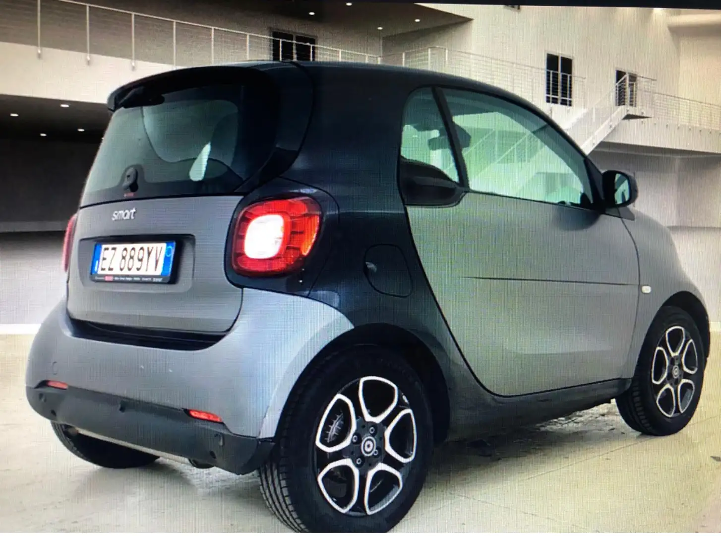 smart forTwo 1.0 mhd Hi-tech 71cv Gris - 1