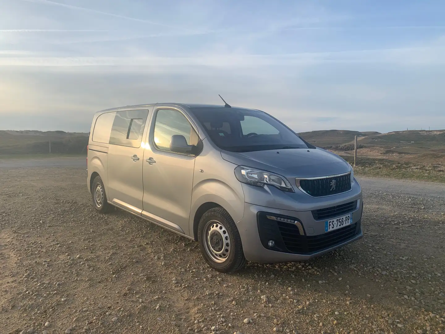 Peugeot e-Expert Van aménagé électrique 3 places Gris - 1
