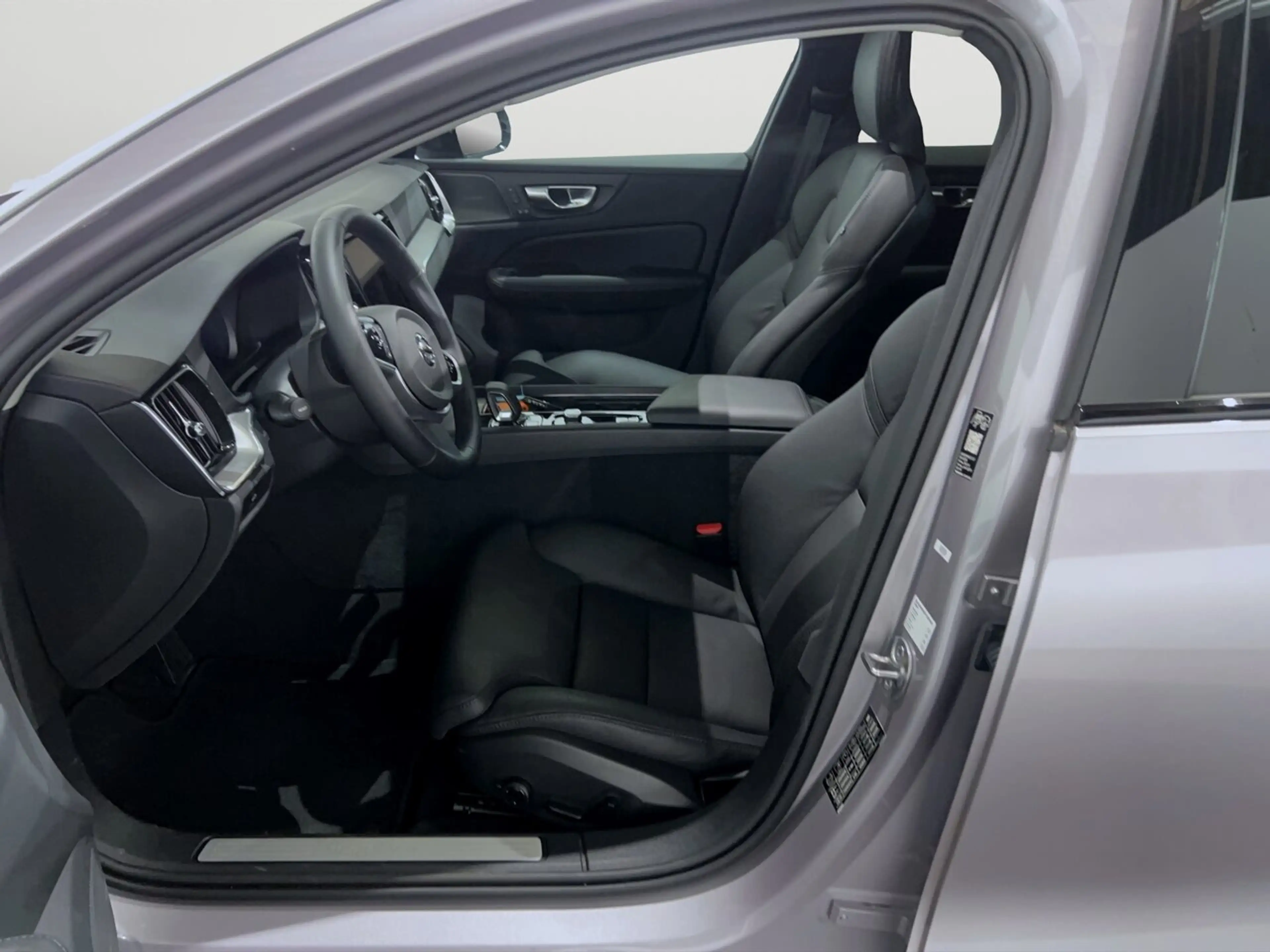 Volvo V60 B4 PLUS DARK/PANO/HEAD-UP /360° — photo 10