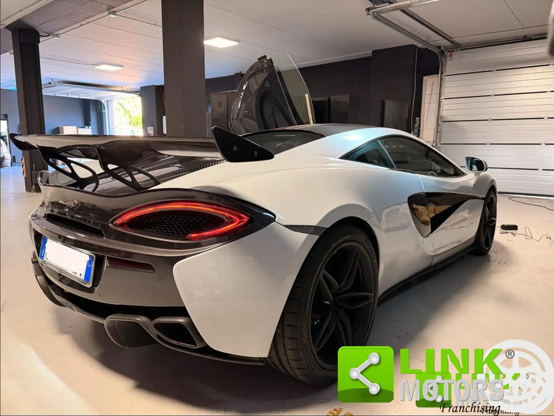 맥라렌 540C 540 3.8 Bi-Turbo V8 2018 화이트 사진 3