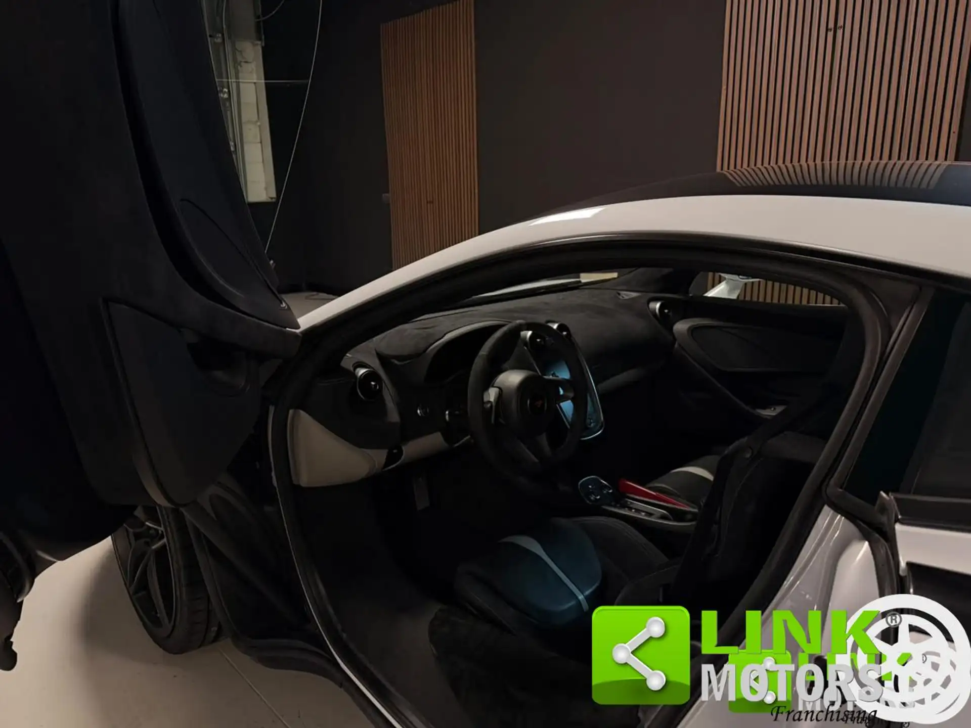 맥라렌 540C 540 3.8 Bi-Turbo V8 2018 화이트 사진 8