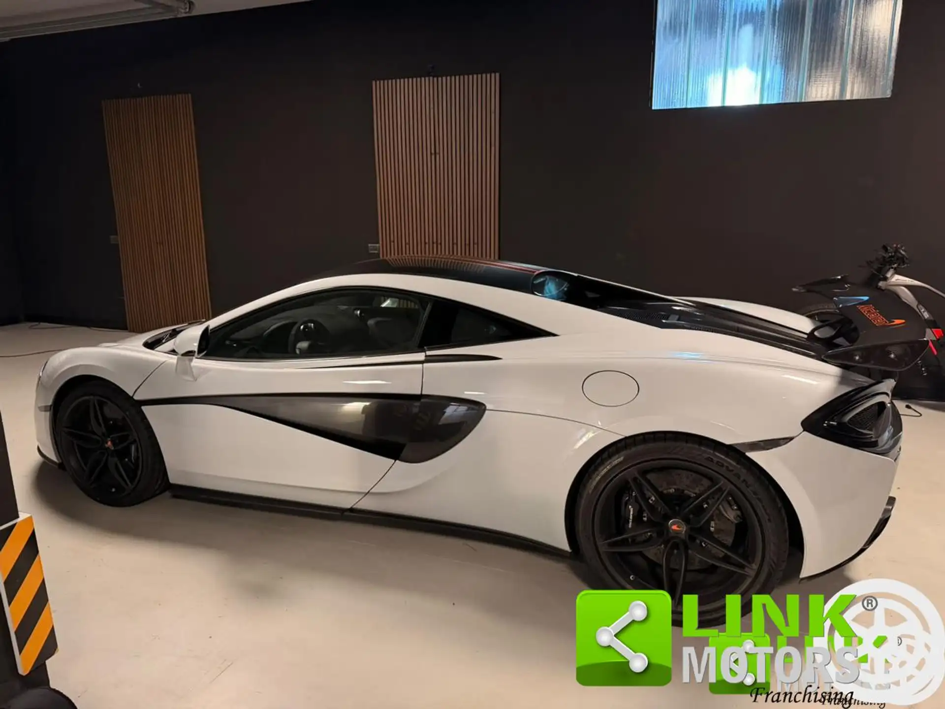 맥라렌 540C 540 3.8 Bi-Turbo V8 2018 화이트 사진 6
