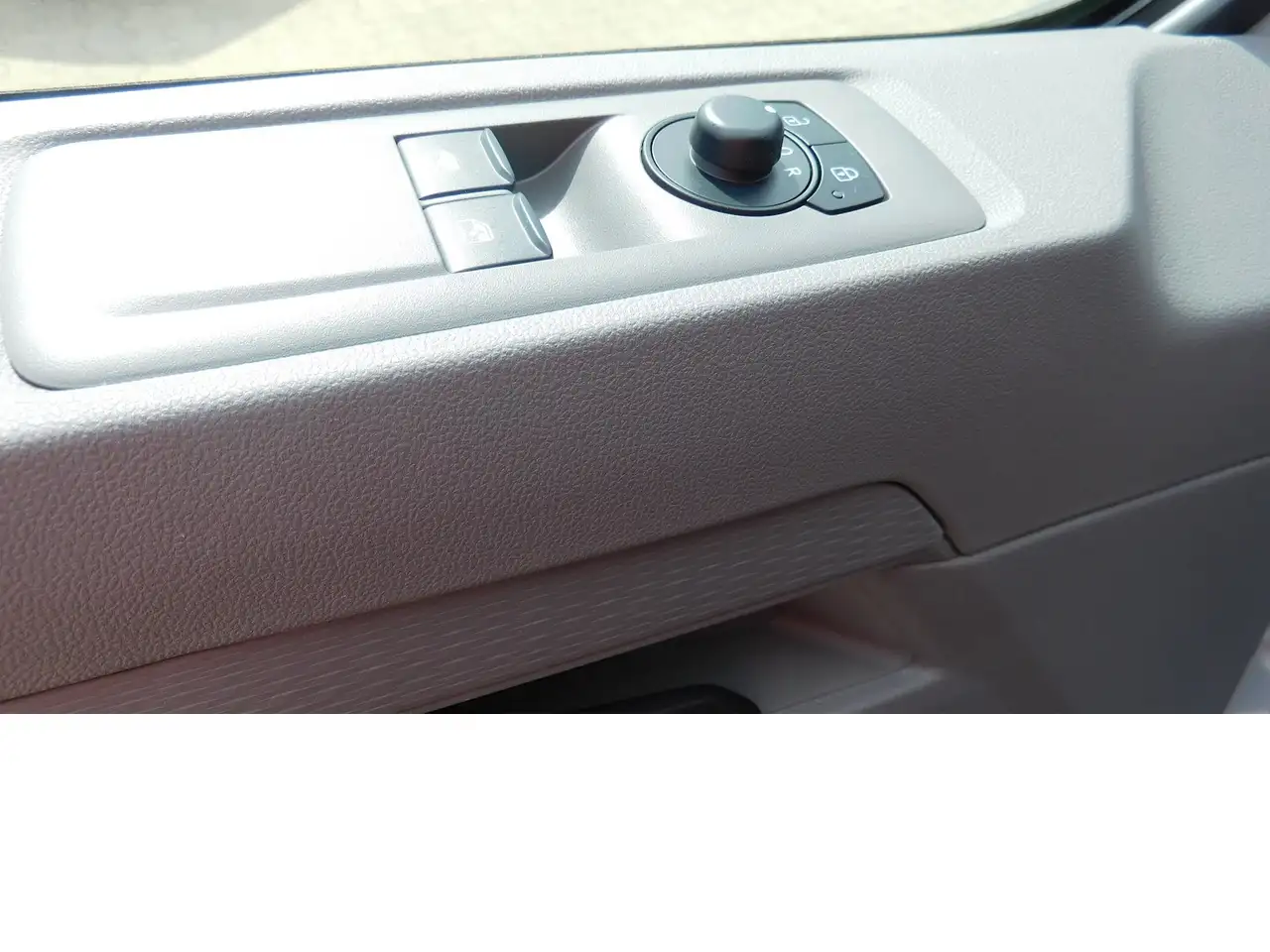 Volkswagen T7 Caravelle Elektro 9 Sitze Navi Klima, миниатюра 11