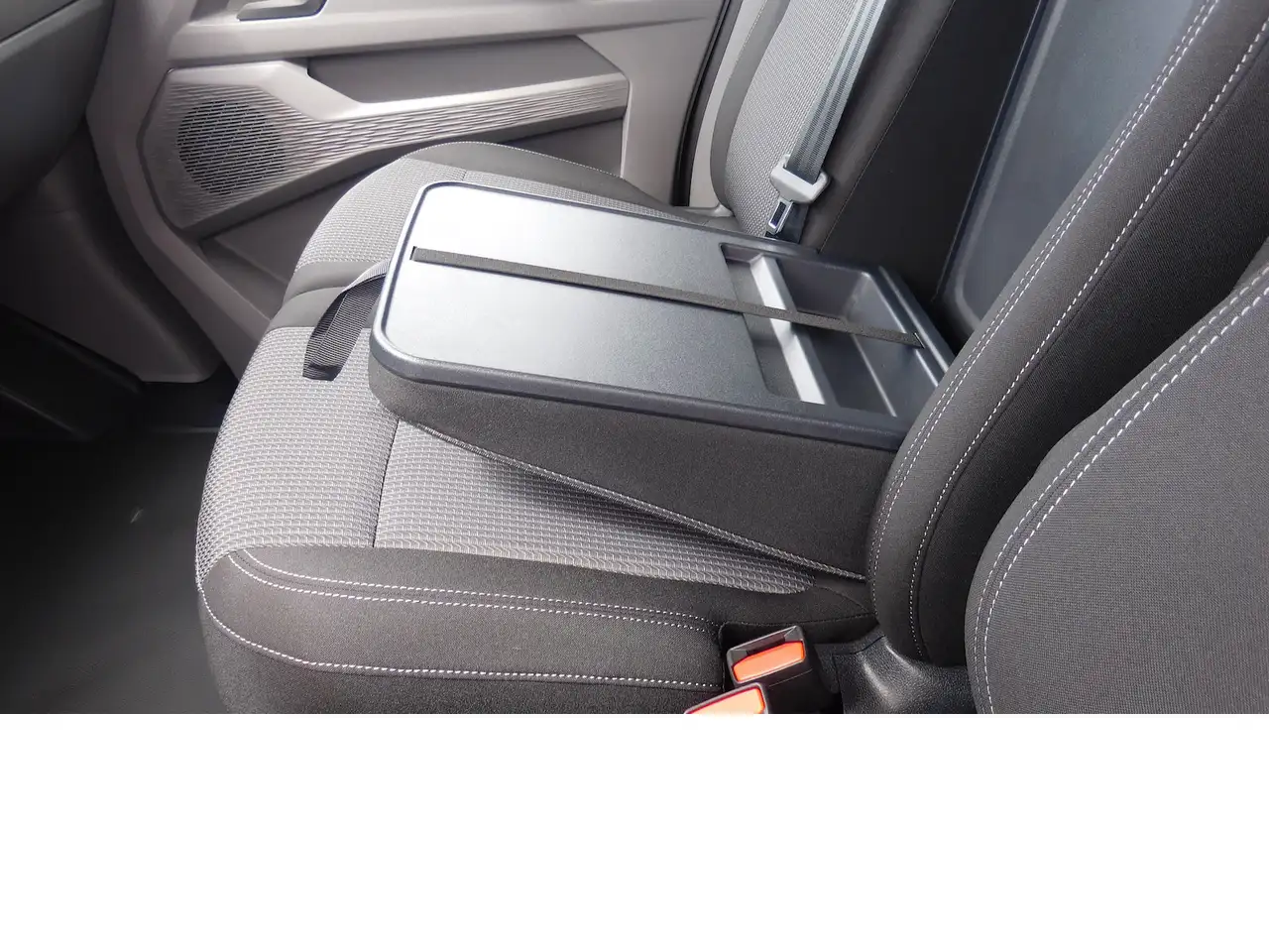 Volkswagen T7 Caravelle Elektro 9 Sitze Navi Klima, миниатюра 13