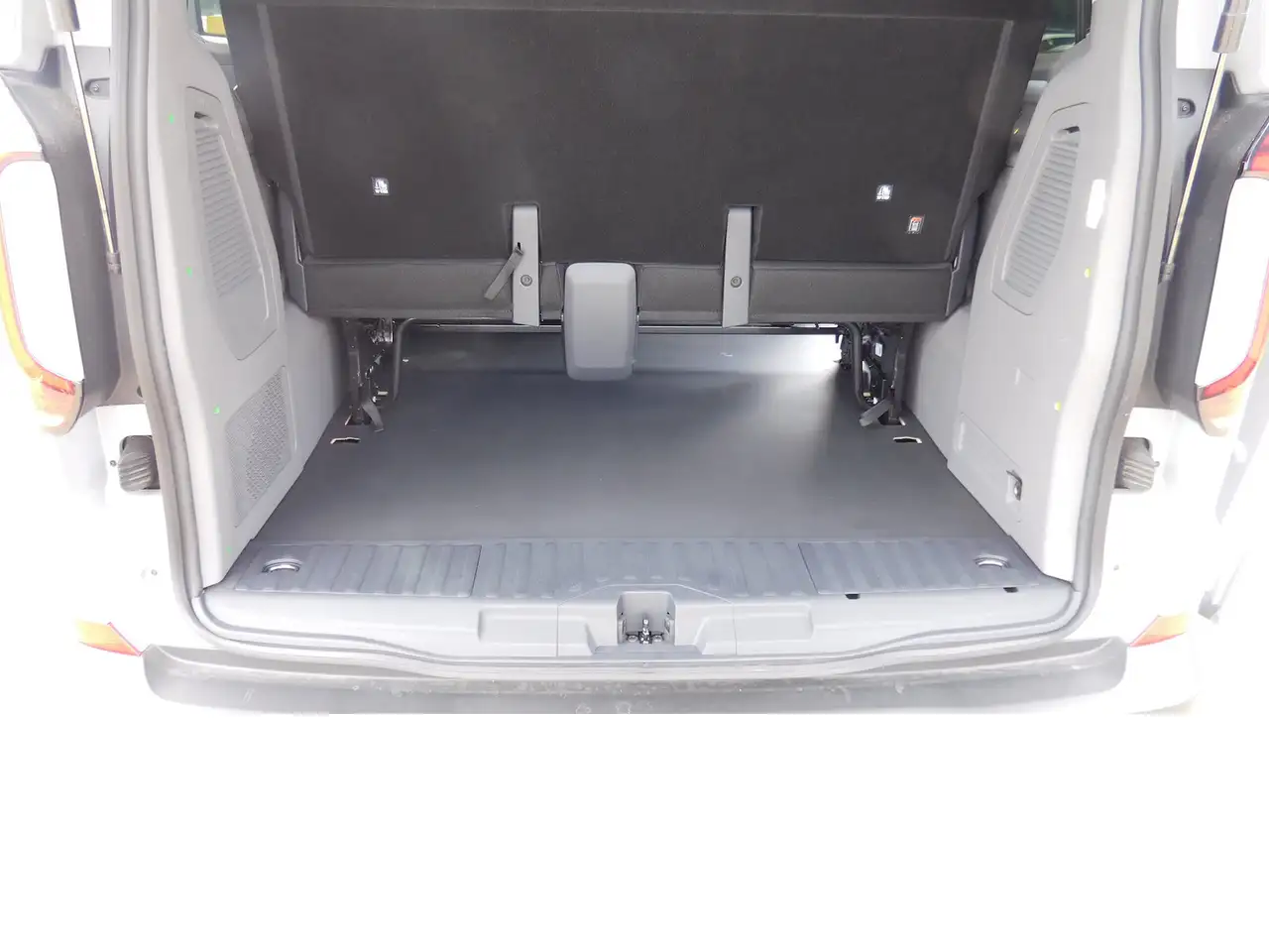 Volkswagen T7 Caravelle Elektro 9 Sitze Navi Klima, миниатюра 21