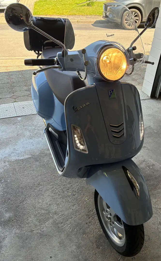 Vespa GTS 300 Bleu - 1