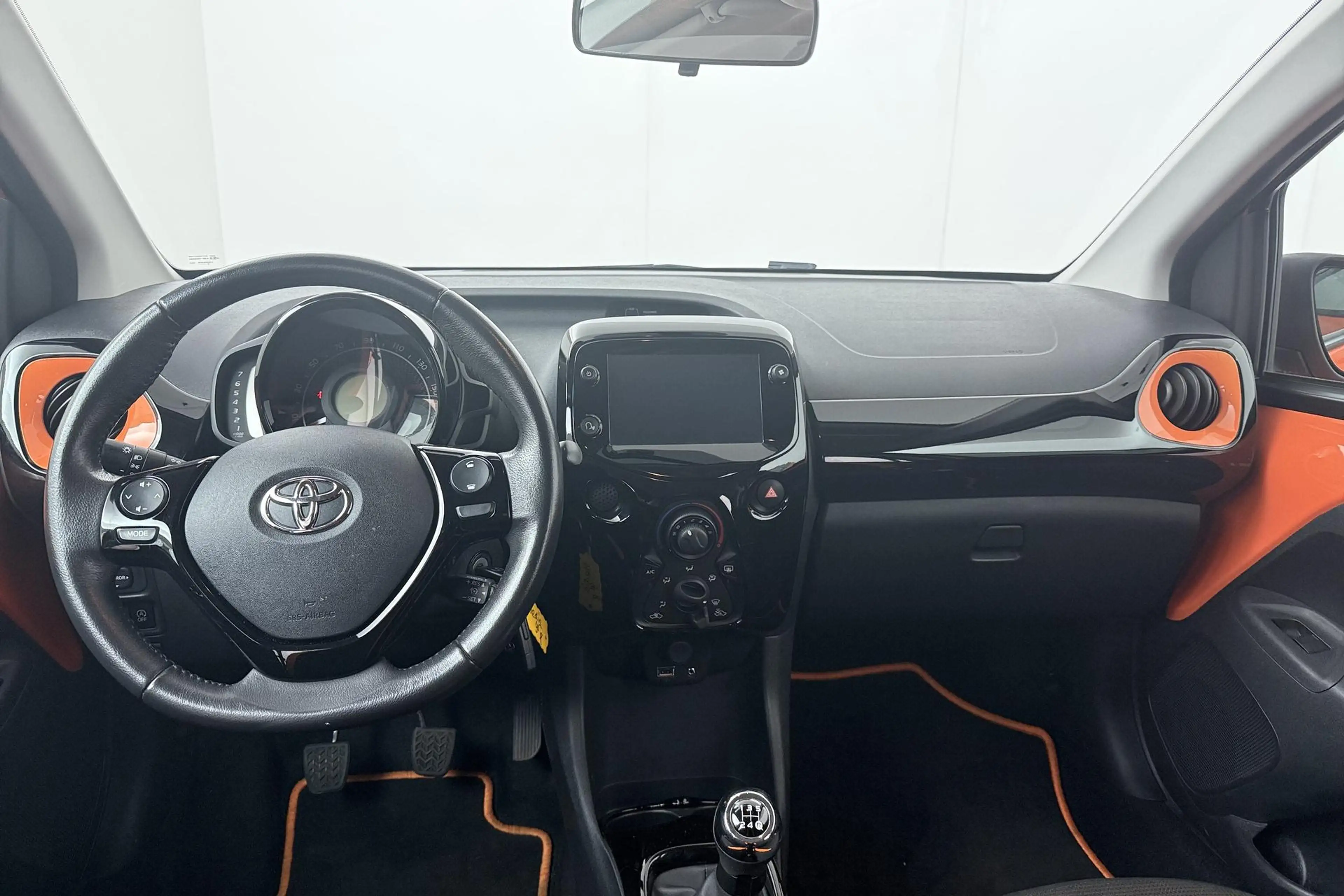 Toyota Aygo 1.0 VVT-i x-cite | Parkeer Camera | Apple Carplay/ — photo 4