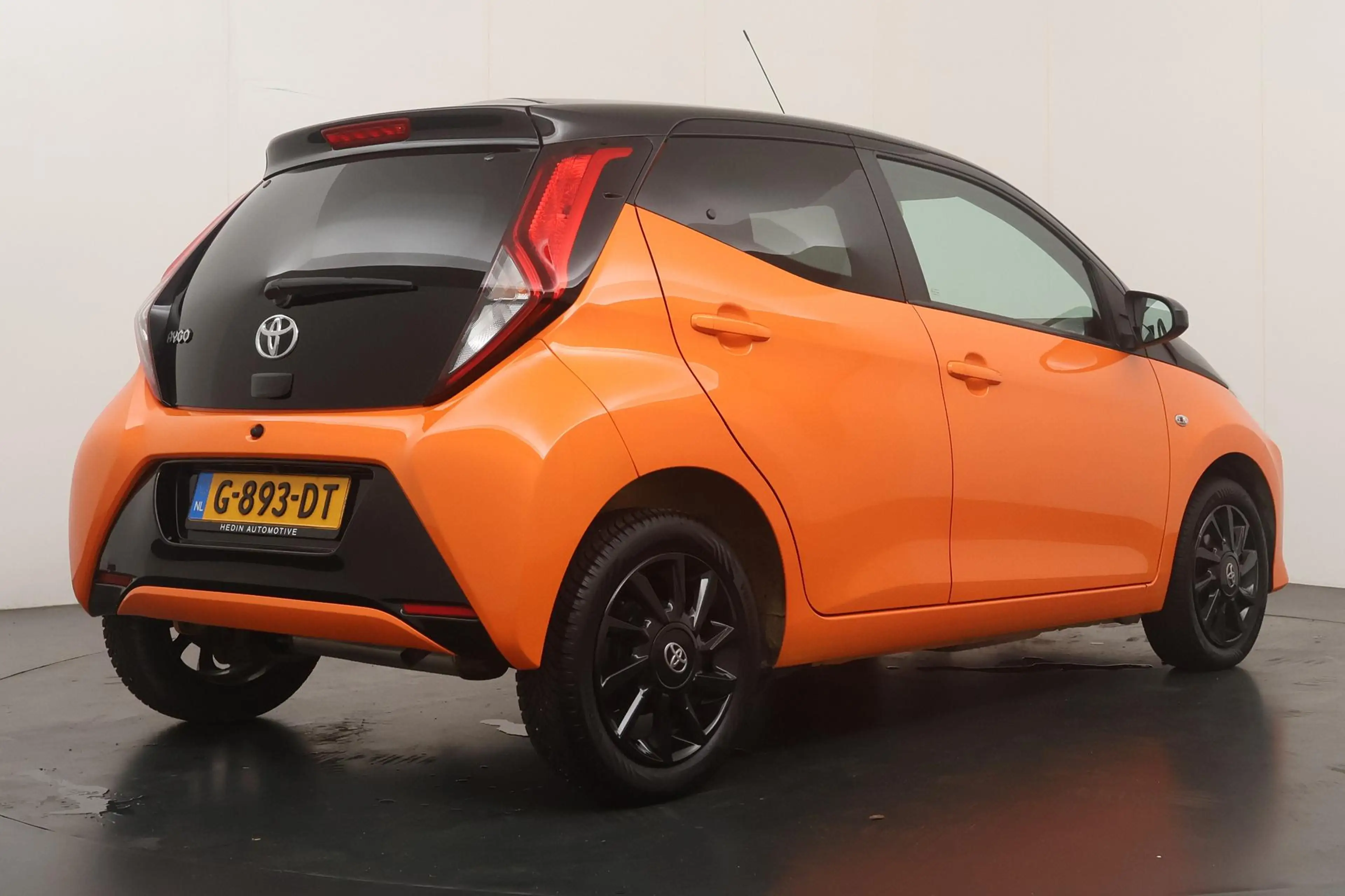 Toyota Aygo 1.0 VVT-i x-cite | Parkeer Camera | Apple Carplay/ — photo 2