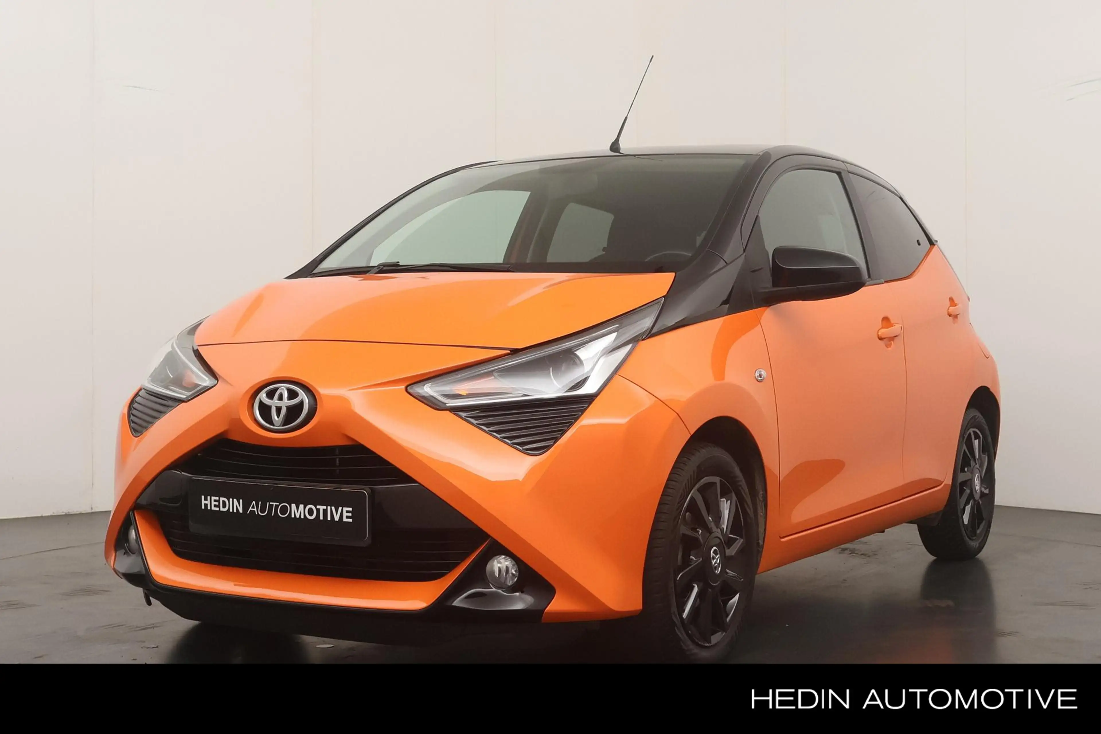 Toyota Aygo 1.0 VVT-i x-cite | Parkeer Camera | Apple Carplay/