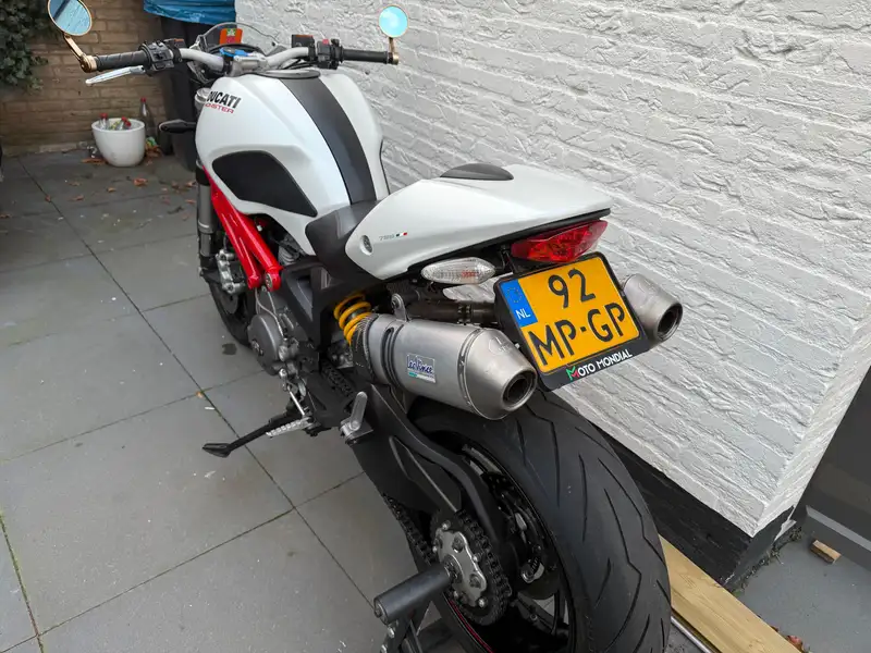 Ducati Monster 796 - foto 7