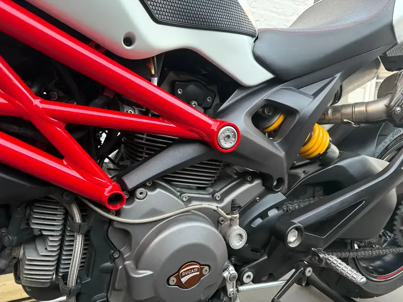 Ducati Monster 796 - foto 6