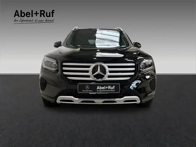 Mercedes-Benz GLB view 2