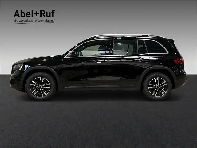 Mercedes-Benz GLB view 4