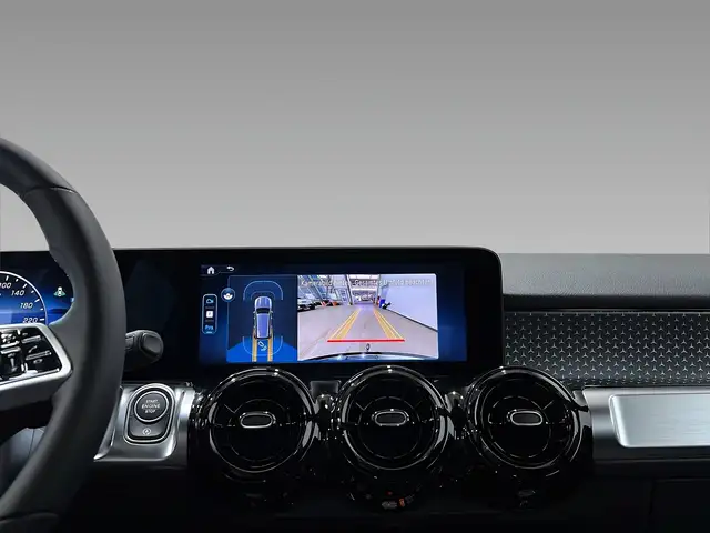 Mercedes-Benz GLB view 12