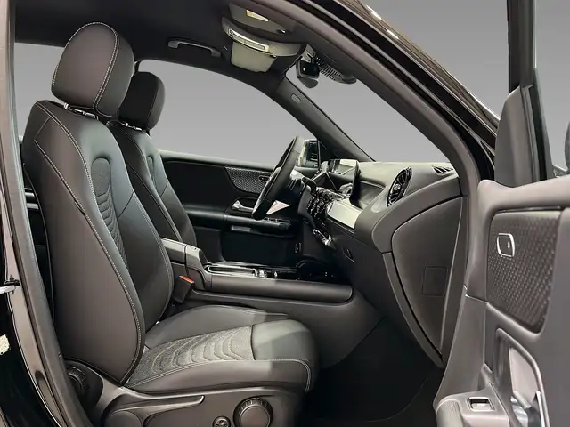 Mercedes-Benz GLB view 14