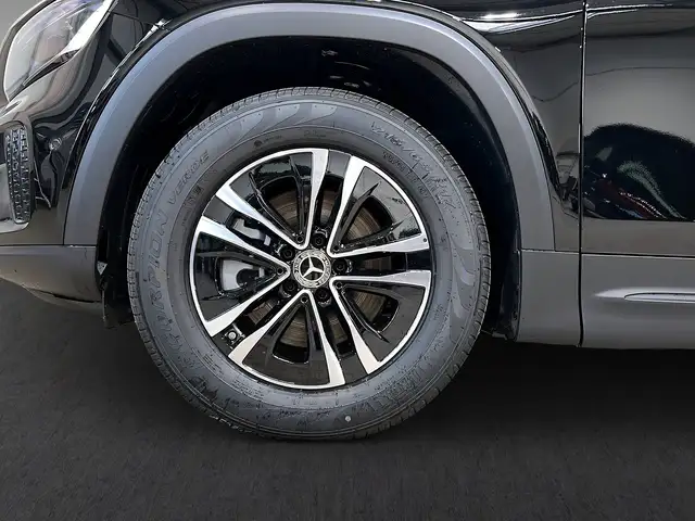 Mercedes-Benz GLB view 7