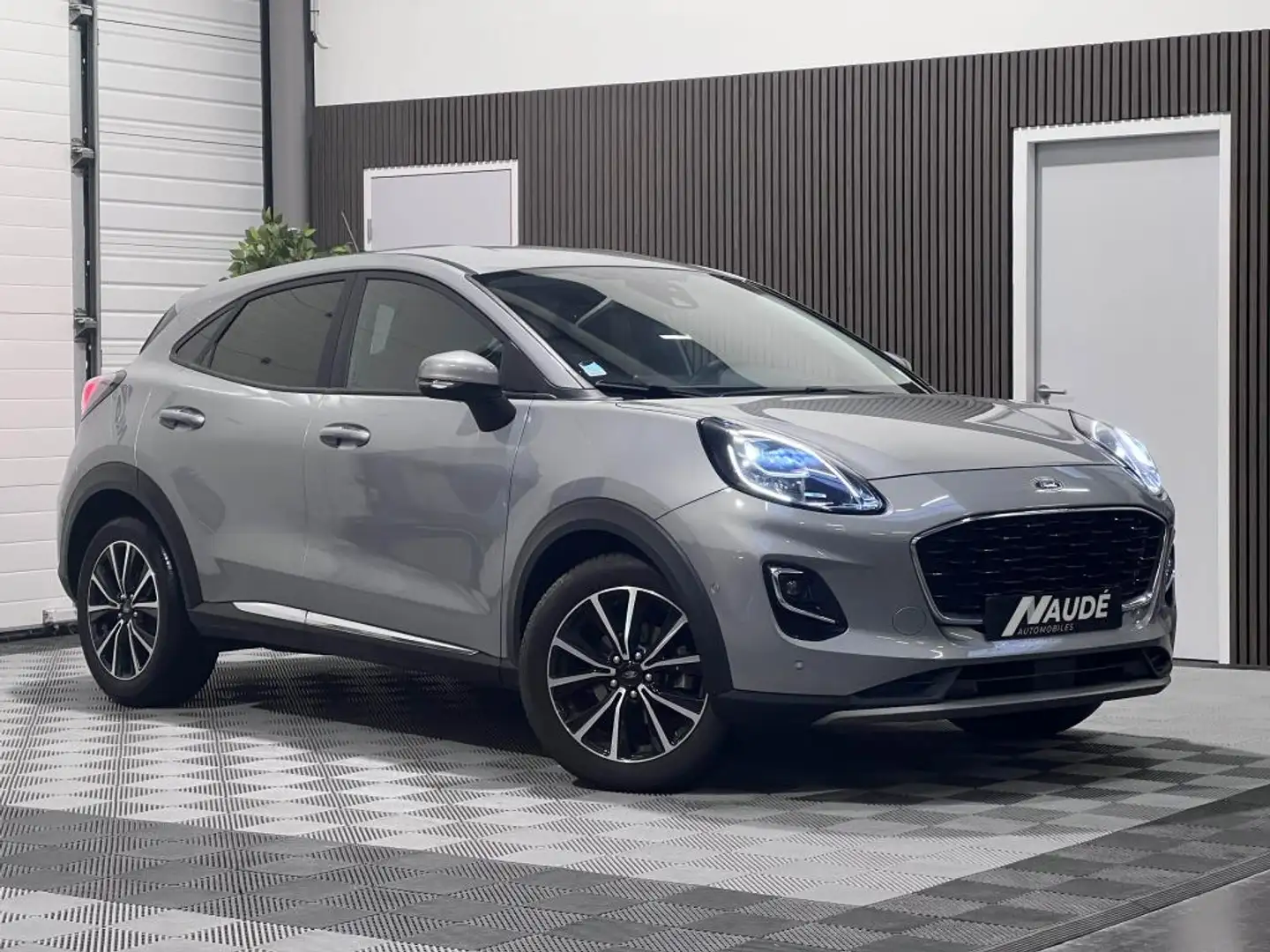 Ford Puma 1.0 EcoBoost MHEV 125ch BV PowerShift Titanium Gris - 1