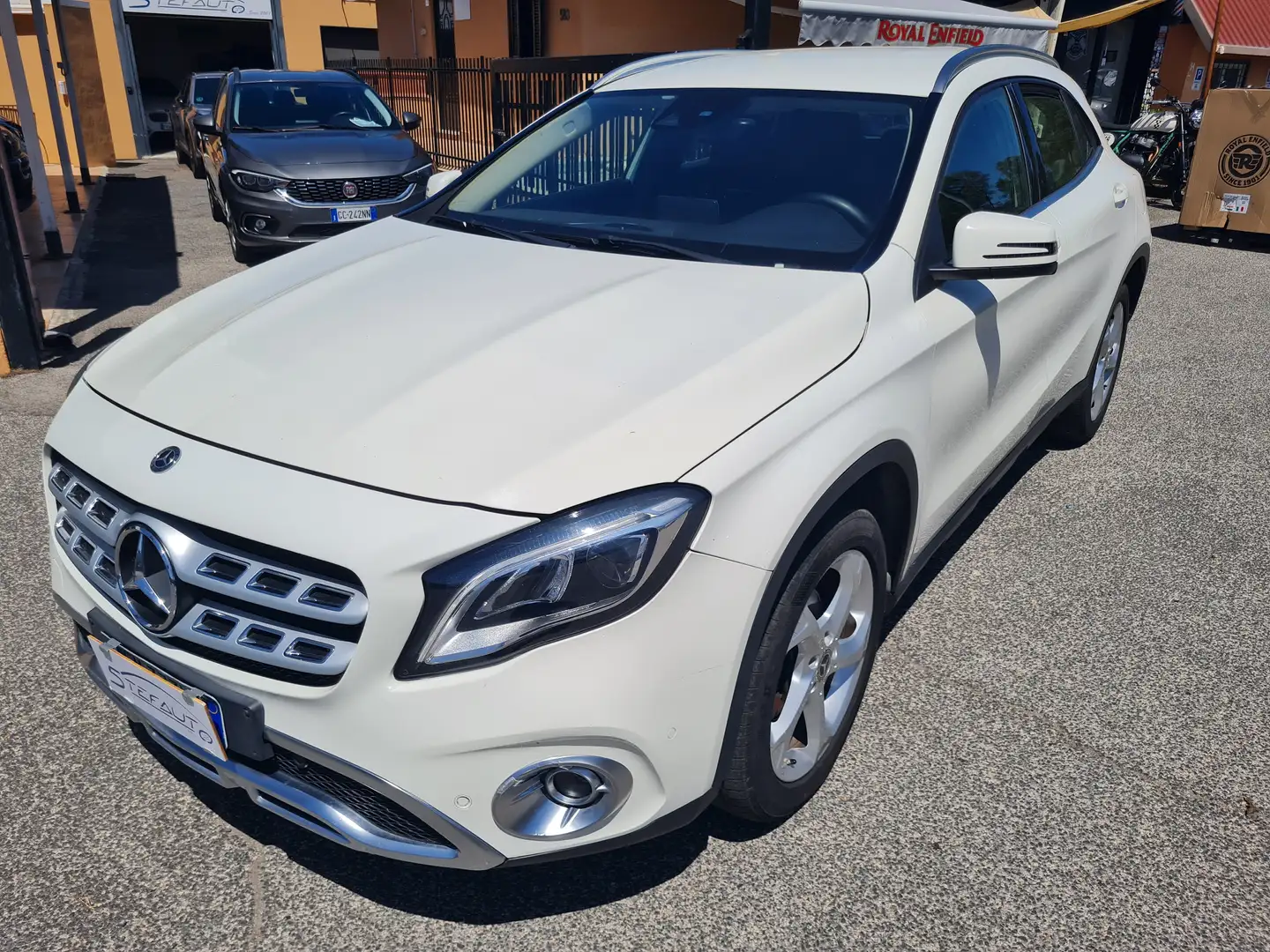 Mercedes-Benz GLA 200 d Sport *MOTORE, TURBINA, FRIZIONE NUOVI* Bianco - 2