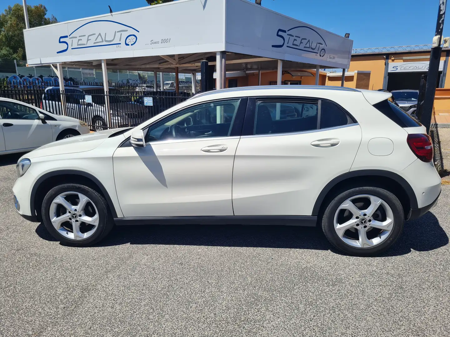 Mercedes-Benz GLA 200 d Sport *MOTORE, TURBINA, FRIZIONE NUOVI* Bianco - 1