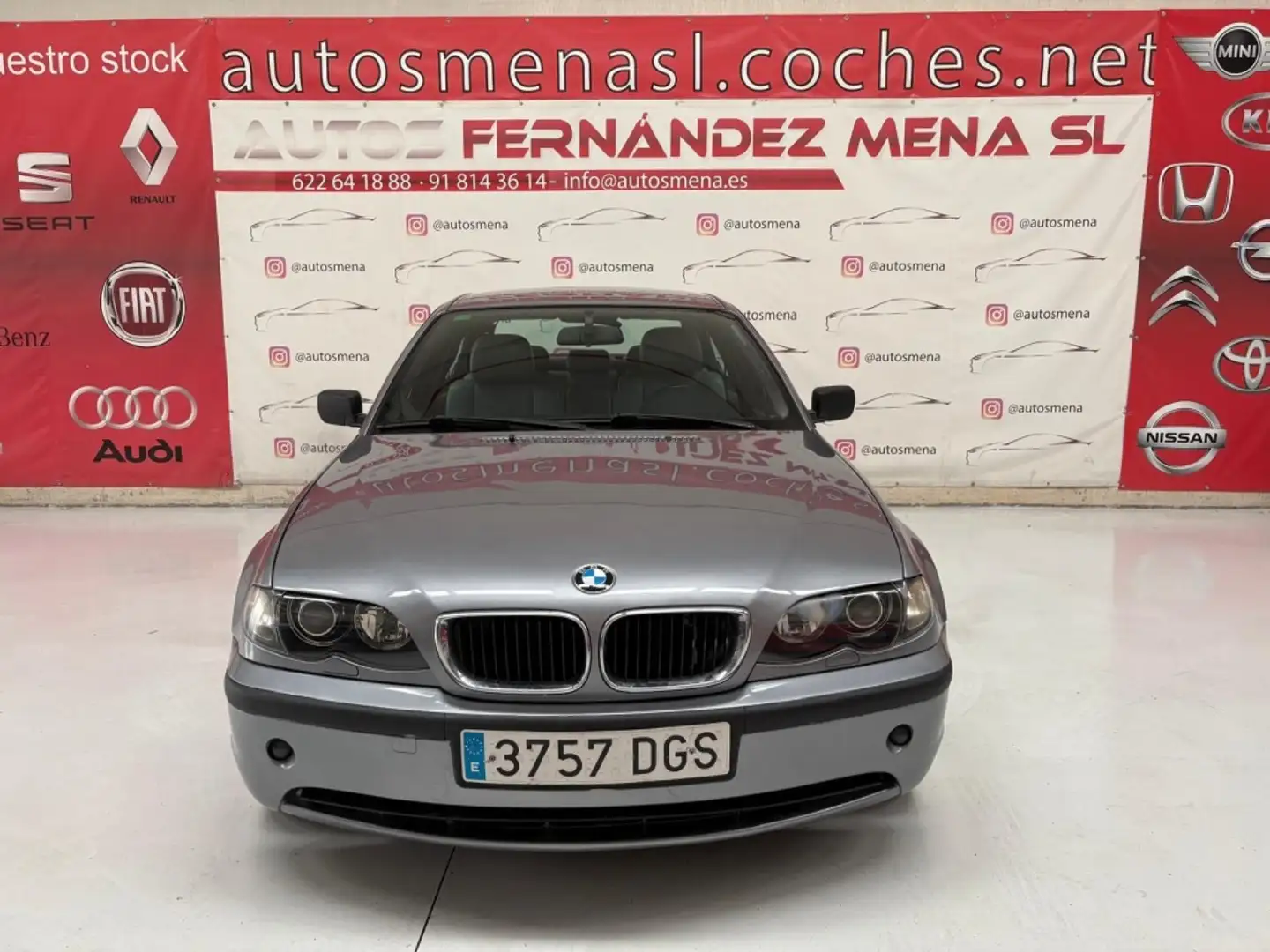 BMW 330 330d Touring Aut. Gris - 2