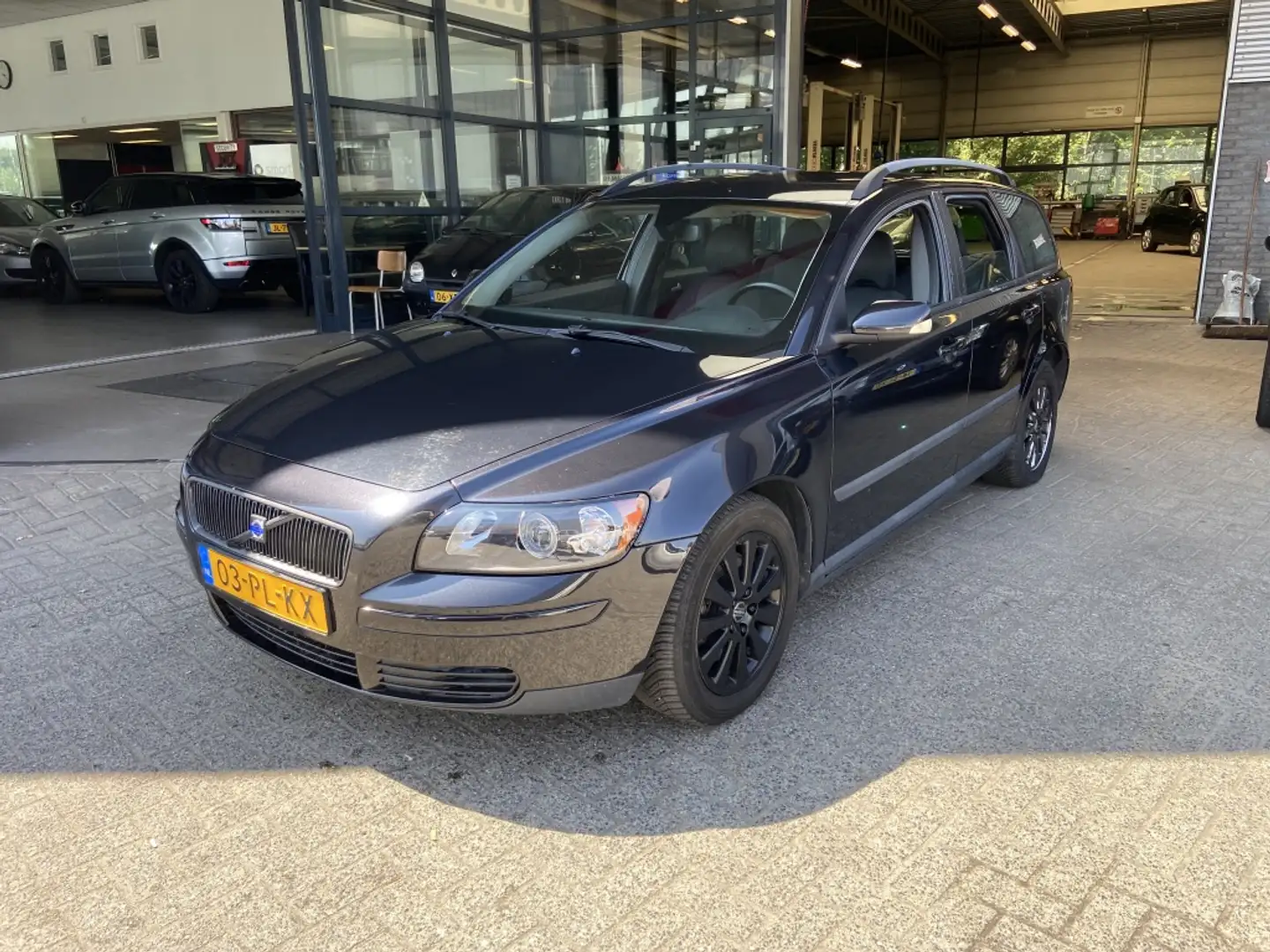 Volvo V50 2.4 Kinetic Black - 1