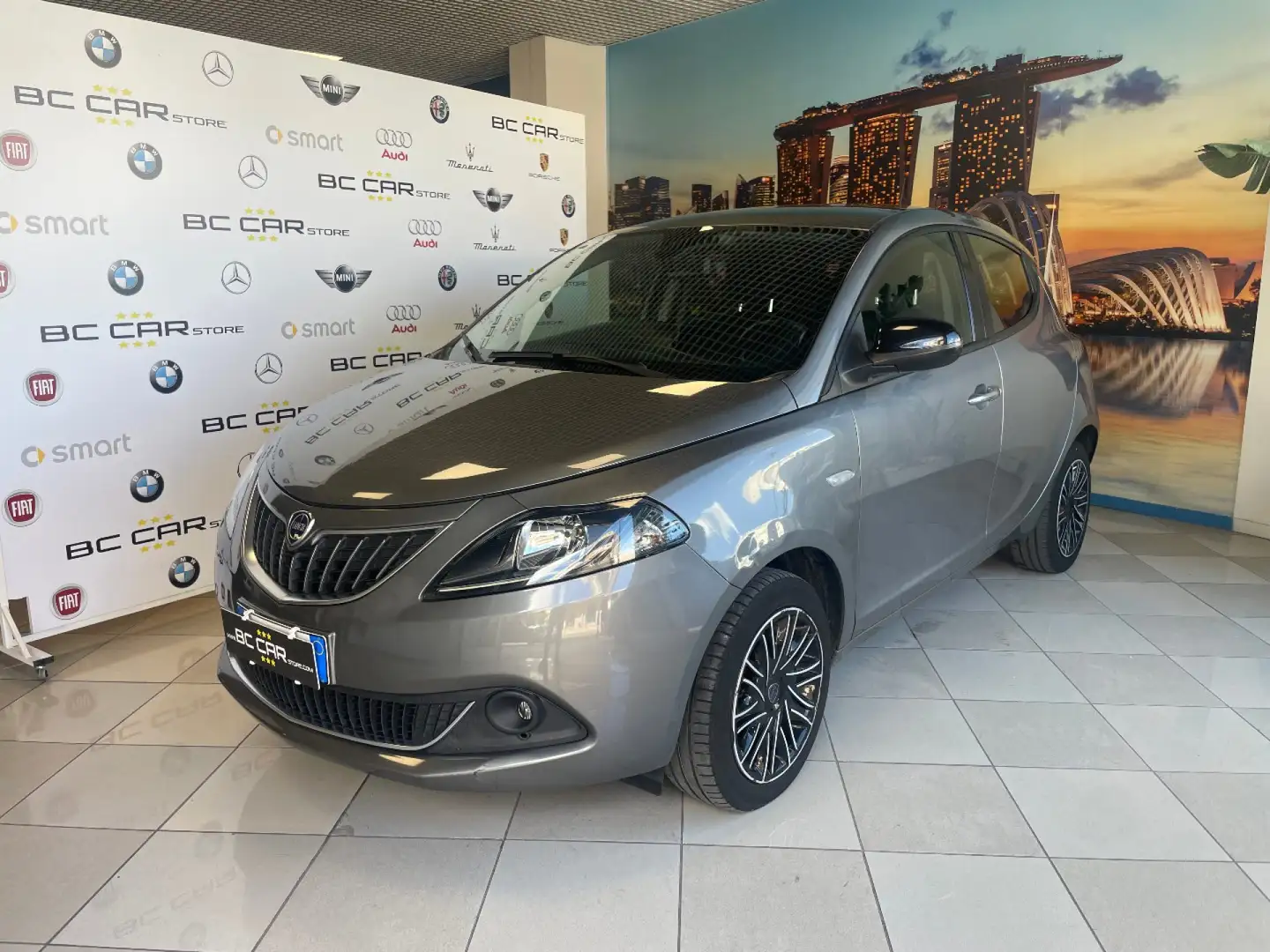 Lancia Ypsilon 1.0 Hybrid Gold *CAR PLAY*LED Gris - 1