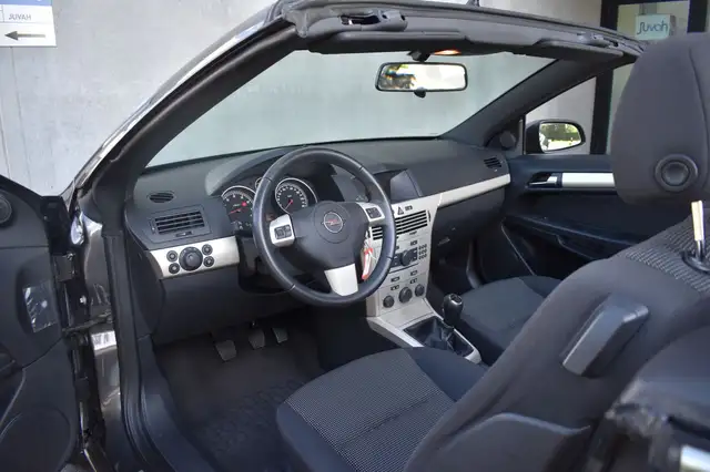 Opel Astra view 11