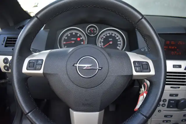 Opel Astra view 19