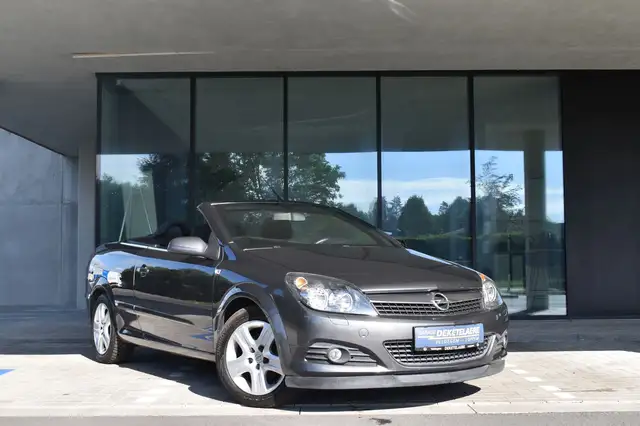Opel Astra view 4