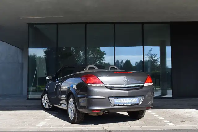 Opel Astra view 5