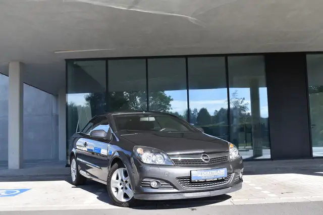Opel Astra view 7