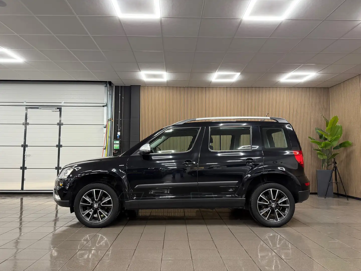 Skoda Yeti Outdoor 1.4 TSI Greentech Drive * Automaat / Navig Noir - 2