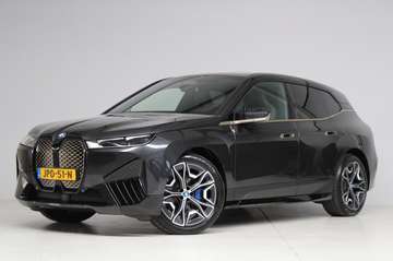 XDrive50 High Executive 112 kWh | panoramadak skyl