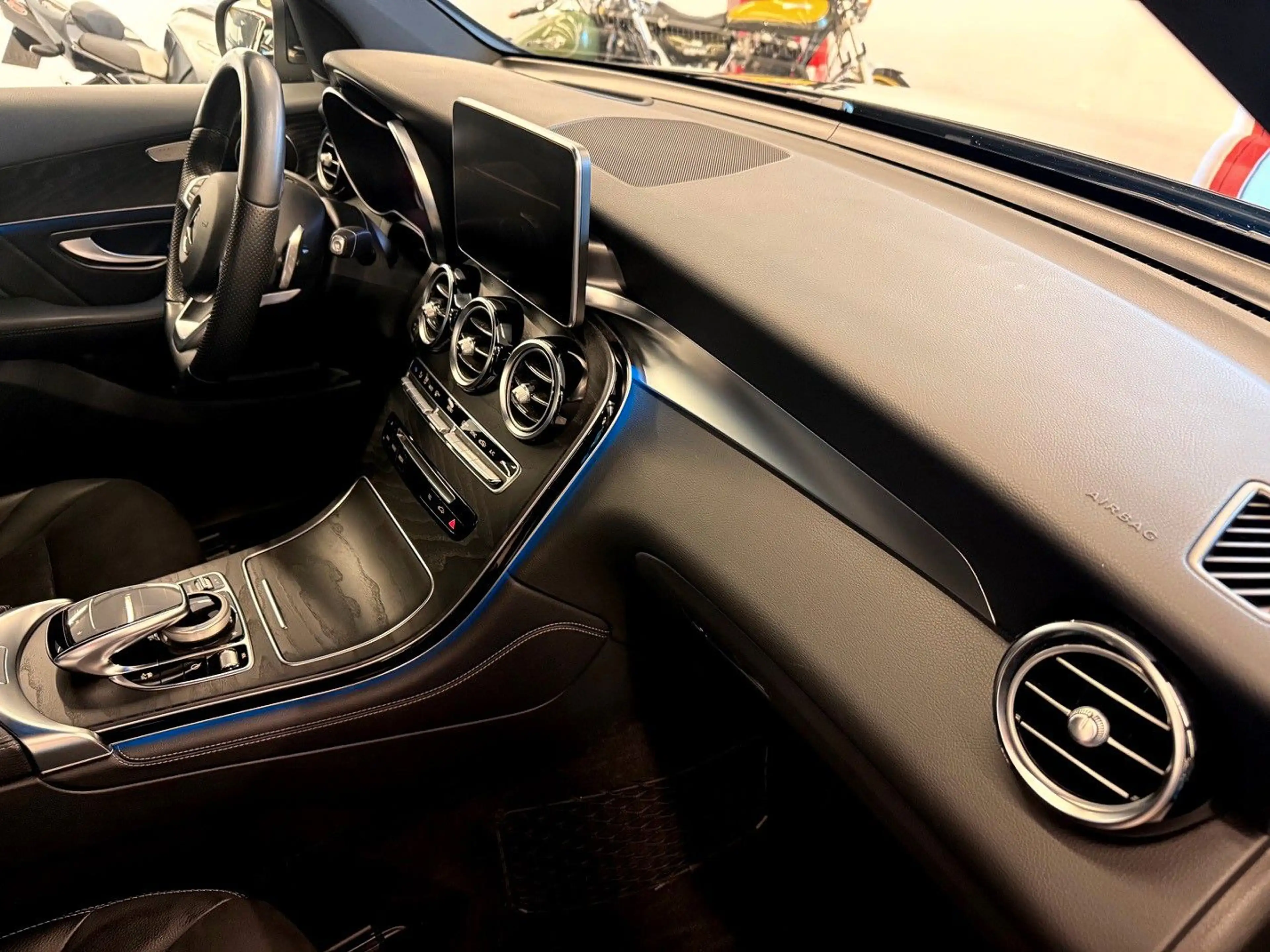 Mercedes-Benz GLC 250 4Matic Excl LED Head Up Klima Navi Sitzh — photo 7