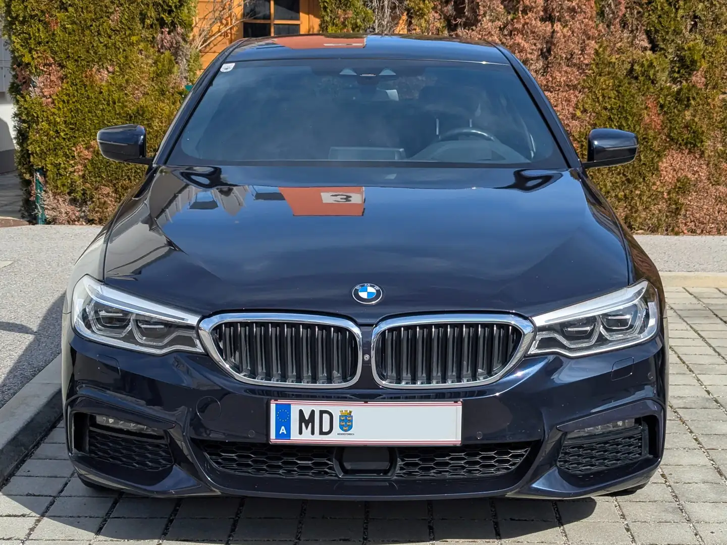 BMW 530 530e iPerformance G30 PHEV M-Sportpaket Limousine Schwarz - 2