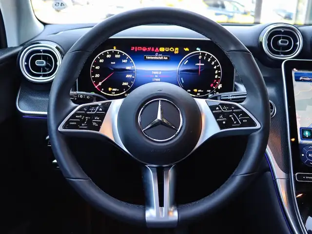 Mercedes-Benz 300 view 17