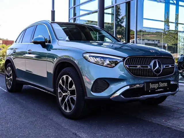 Mercedes-Benz 300 view 9
