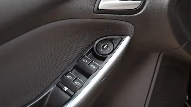 Ford Focus view 8