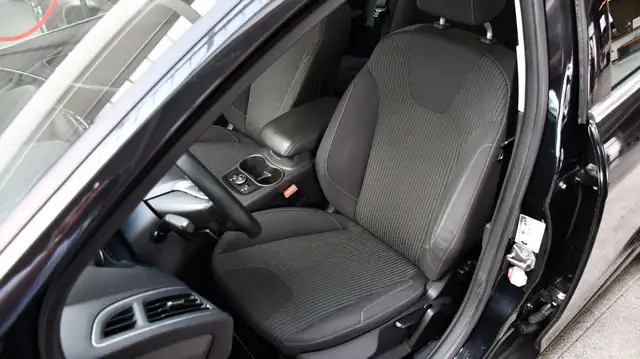 Ford Focus view 11