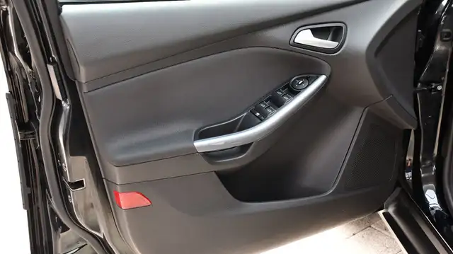 Ford Focus view 7