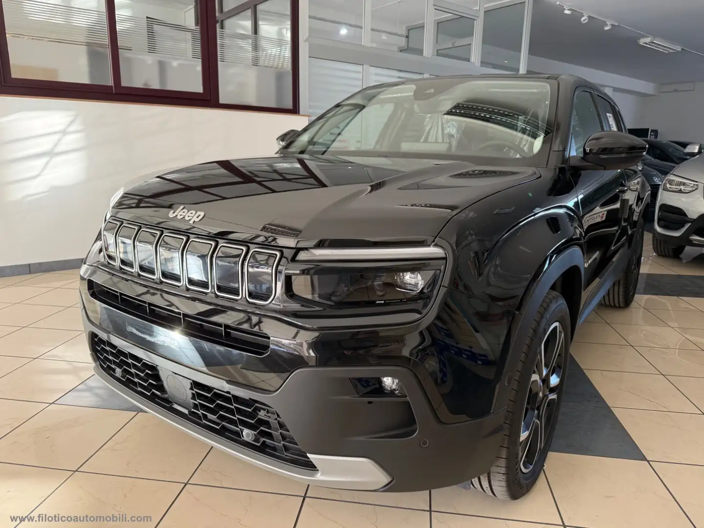 Jeep Avenger 1.2 Turbo 110CV MHEV Summit KM ZERO SUPER PROMO - Zwart - 1