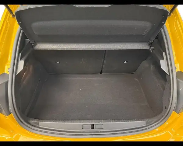 Peugeot 208 view 15