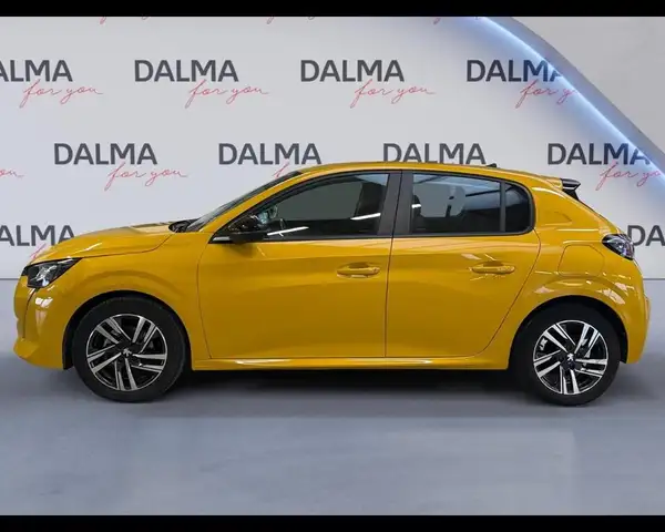 Peugeot 208 view 2