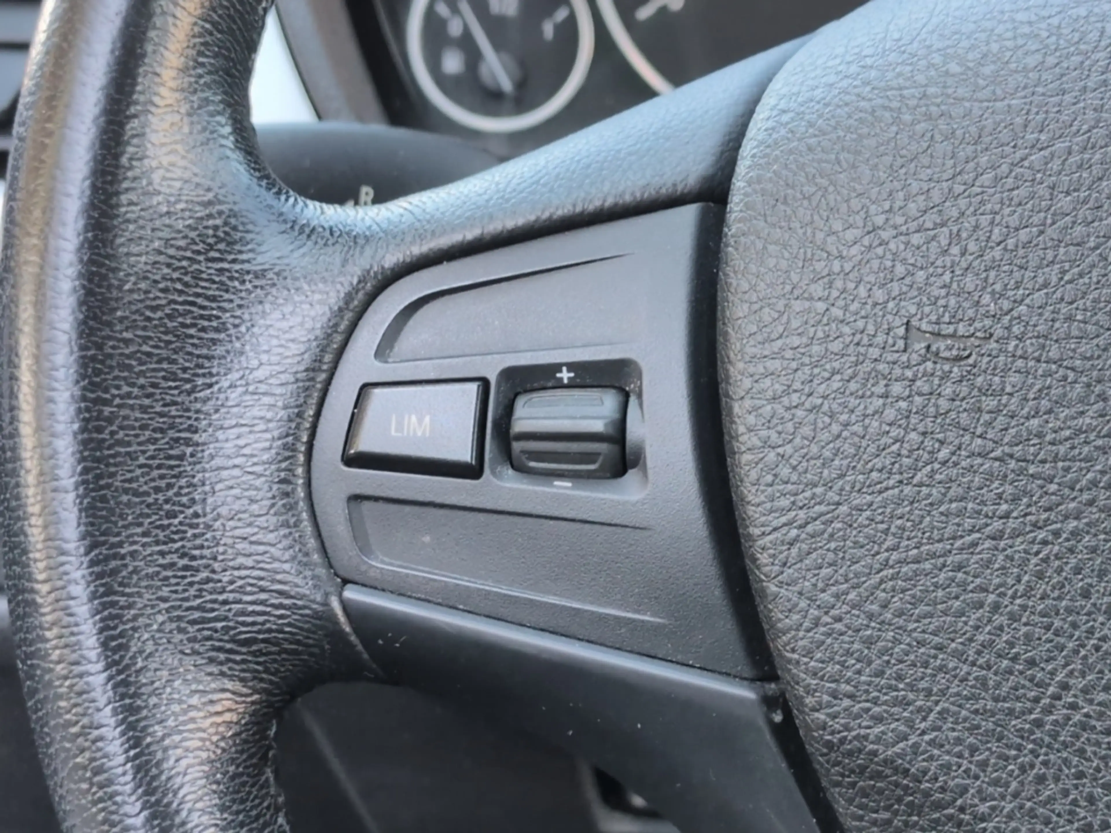 BMW 328 i Touring*AHK el.Heckkl PDC Klimaautom 17* — photo 15
