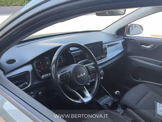 Kia Rio view 9